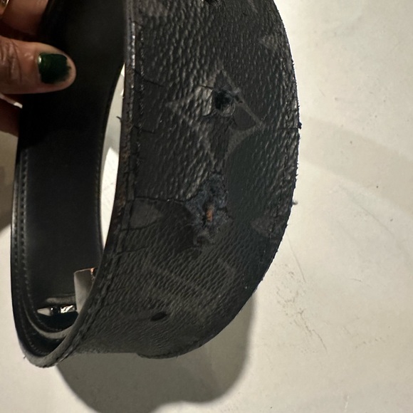 Louis Vuitton Initiales Eclipse 40MM Belt - 85cm/35 inches - Picture 10 of 15